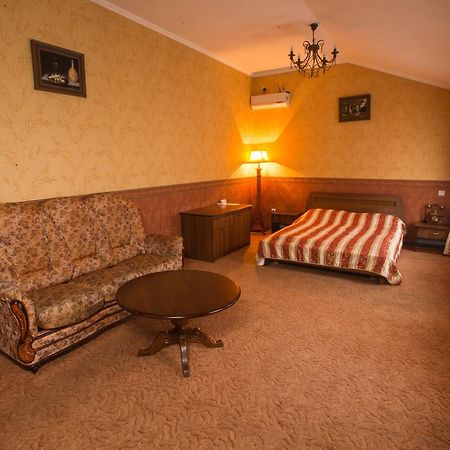 Magnat Lux Hotel Csernyivci Kültér fotó