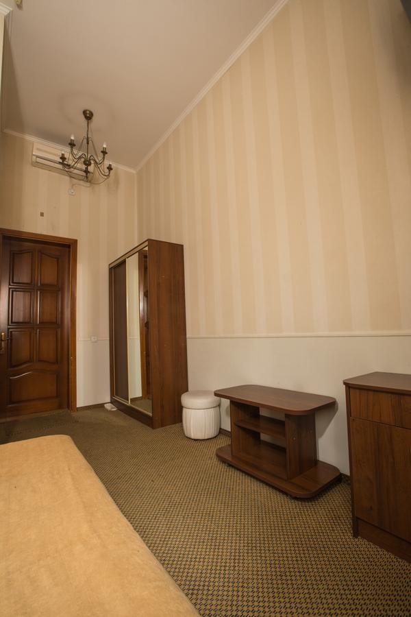 Magnat Lux Hotel Csernyivci Kültér fotó