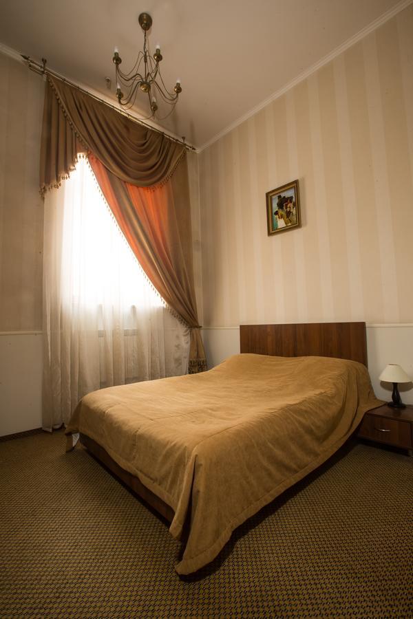 Magnat Lux Hotel Csernyivci Kültér fotó