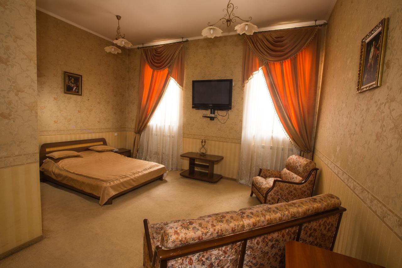Magnat Lux Hotel Csernyivci Kültér fotó